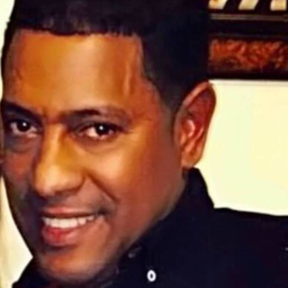 Meet your Posher, Carlos - Picture 1 of 1